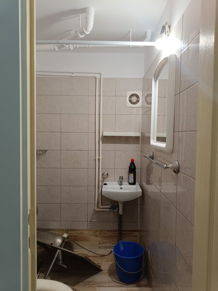 Berceni, Piata Resita